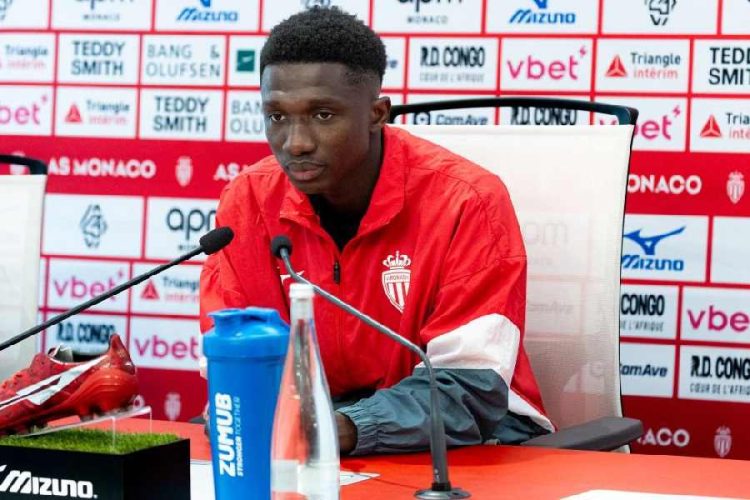Lamine Camara sort du silence sur son départ manqué à Chelsea